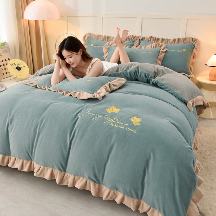 91家纺网 家纺一手货源 找家纺 氧家 2025新款高克重牛奶绒拼角刺绣床单床笠床盖款四件套-钟爱 钟爱-绿