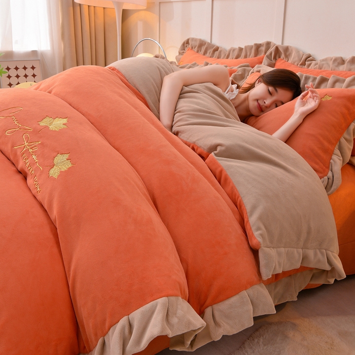 91家纺网 家纺一手货源 找家纺 （总）氧家 2025新款高克重牛奶绒拼角刺绣床单床笠床盖款四件套-钟爱