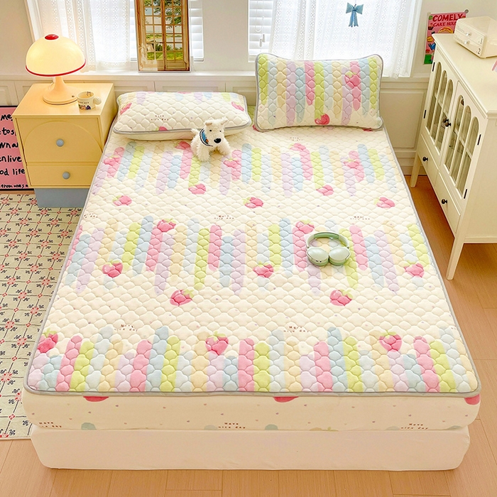 91家纺网 家纺一手货源 找家纺 富馨莱 2025新款牛奶绒夹棉床笠支持一件定做 彩虹草莓-夹棉