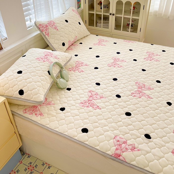 91家纺网 家纺一手货源 找家纺 富馨莱 2025新款牛奶绒夹棉床笠支持一件定做 蝴蝶结-夹棉