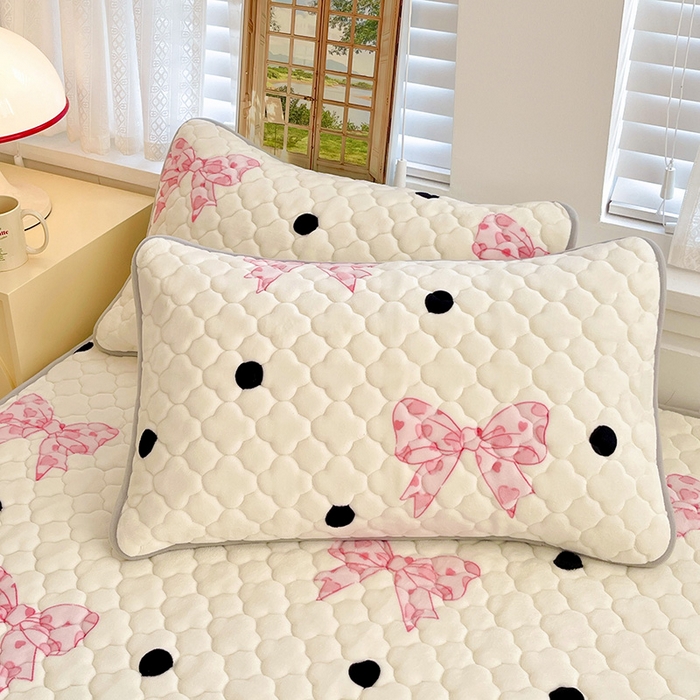 91家纺网 家纺一手货源 找家纺 富馨莱 2025新款牛奶绒夹棉床笠支持一件定做 蝴蝶结-夹棉