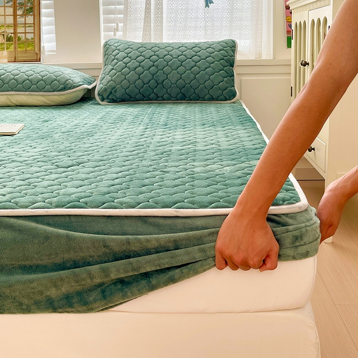 91家纺网 家纺一手货源 找家纺 富馨莱 2025新款牛奶绒夹棉床笠支持一件定做 孔雀蓝-夹棉