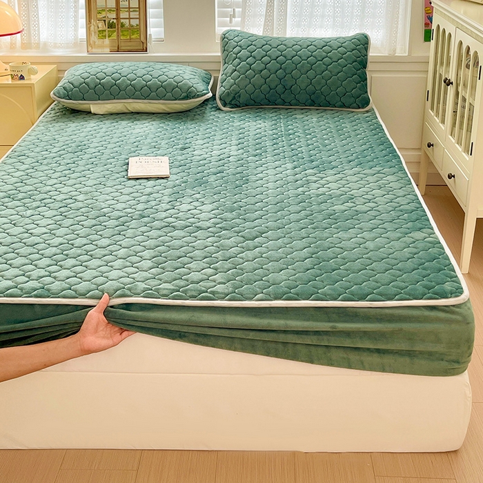 91家纺网 家纺一手货源 找家纺 富馨莱 2025新款牛奶绒夹棉床笠支持一件定做 孔雀蓝-夹棉