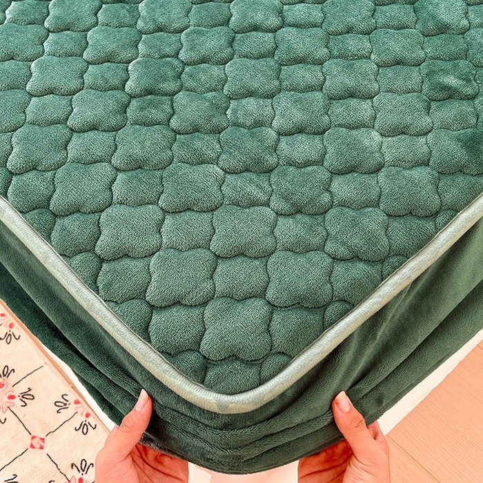 91家纺网 家纺一手货源 找家纺 富馨莱 2025新款牛奶绒夹棉床笠支持一件定做 孔雀蓝-夹棉