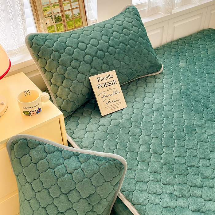 91家纺网 家纺一手货源 找家纺 富馨莱 2025新款牛奶绒夹棉床笠支持一件定做 孔雀蓝-夹棉