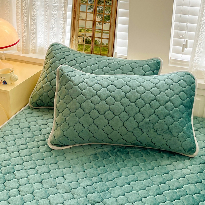 91家纺网 家纺一手货源 找家纺 富馨莱 2025新款牛奶绒夹棉床笠支持一件定做 孔雀蓝-夹棉