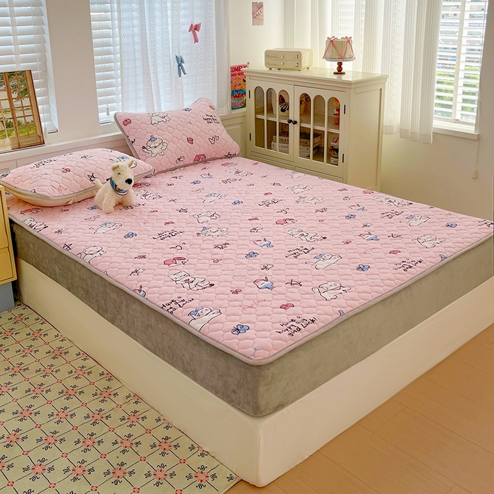 91家纺网 家纺一手货源 找家纺 富馨莱 2025新款牛奶绒夹棉床笠支持一件定做 萌宠乐园-夹棉