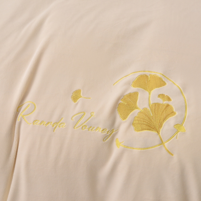 91家纺网 家纺一手货源 找家纺 （总）氧家 2025新款高克重牛奶绒拼角刺绣床单床笠床盖款四件套-星语