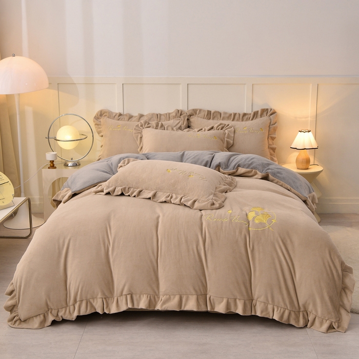 91家纺网 家纺一手货源 找家纺 氧家 2025新款高克重牛奶绒拼角刺绣床单床笠床盖款四件套-星语 星语-棕