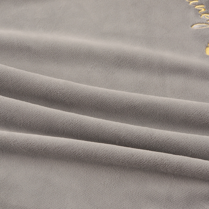 91家纺网 家纺一手货源 找家纺 氧家 2025新款高克重牛奶绒拼角刺绣床单床笠床盖款四件套-星语 星语-灰