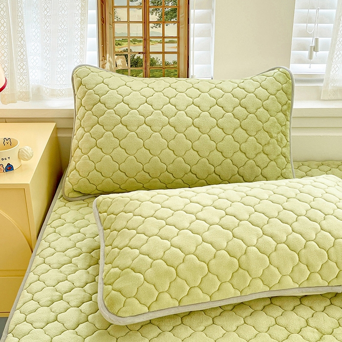 91家纺网 家纺一手货源 找家纺 富馨莱 2025新款牛奶绒夹棉床笠支持一件定做 抹茶绿-夹棉