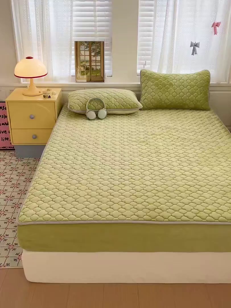 91家纺网 家纺一手货源 找家纺 富馨莱 2025新款牛奶绒夹棉床笠支持一件定做 抹茶绿-夹棉