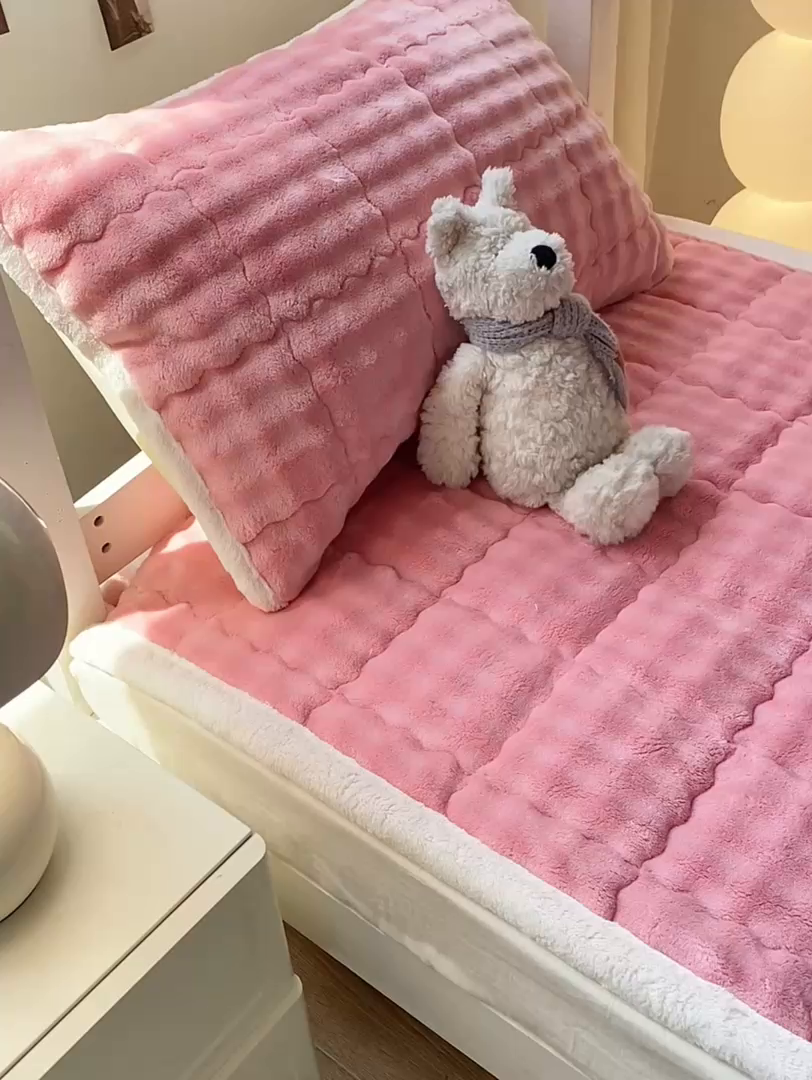 91家纺网 家纺一手货源 找家纺 优品惠 2025新款兔毛绒床垫学生床垫床褥子床护垫 樱花粉