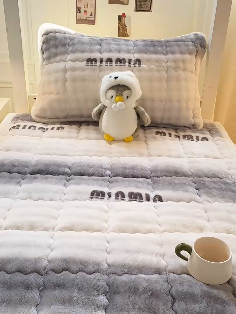 91家纺网 家纺一手货源 找家纺 优品惠 2025新款兔毛绒床垫学生床垫床褥子床护垫 时尚灰