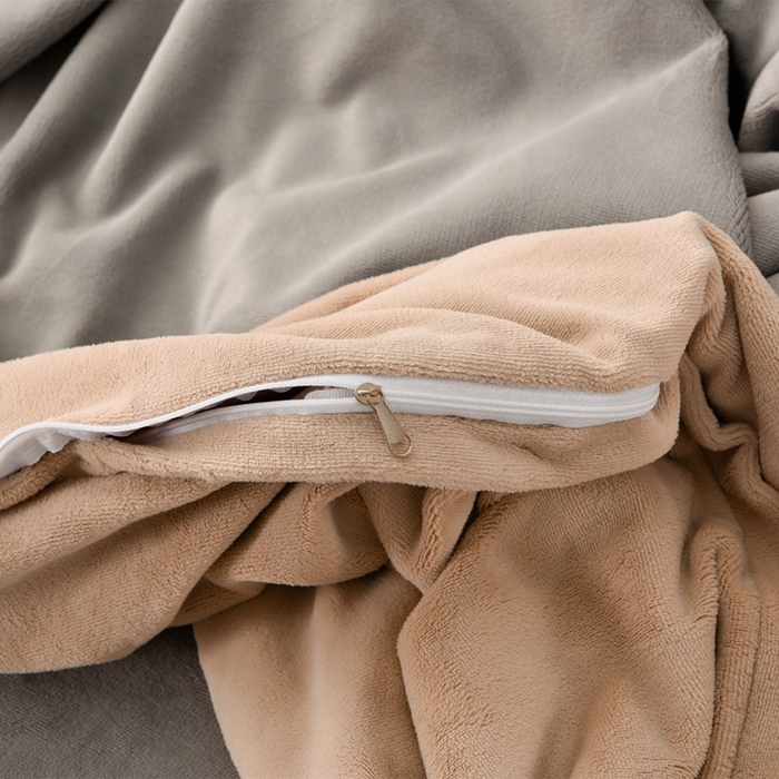 91家纺网 家纺一手货源 找家纺 氧家 2025新款高克重牛奶绒拼角刺绣床单床笠床盖款四件套-经典 经典-灰