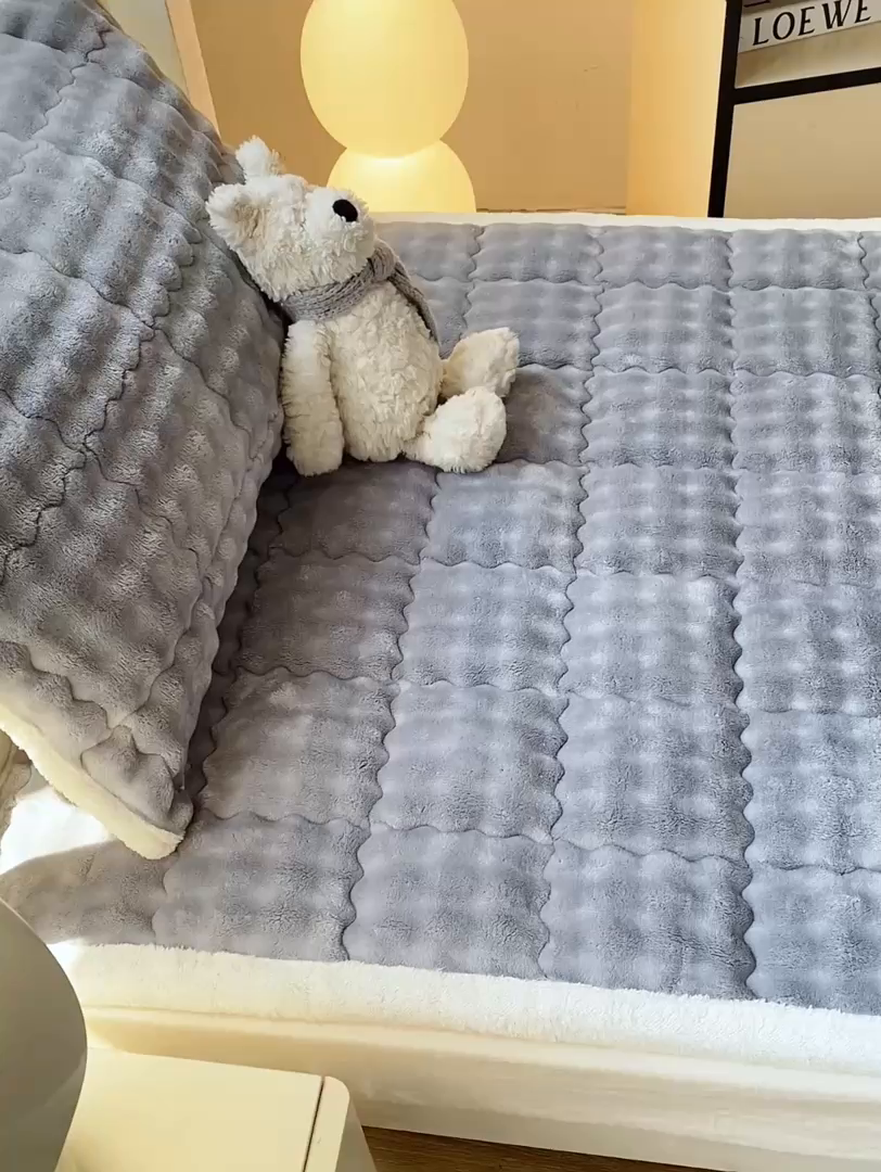 91家纺网 家纺一手货源 找家纺 优品惠 2025新款兔毛绒床垫学生床垫床褥子床护垫 高级灰