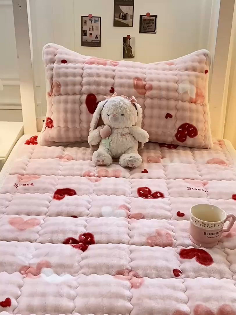 91家纺网 家纺一手货源 找家纺 优品惠 2025新款兔毛绒床垫学生床垫床褥子床护垫 粉爱心