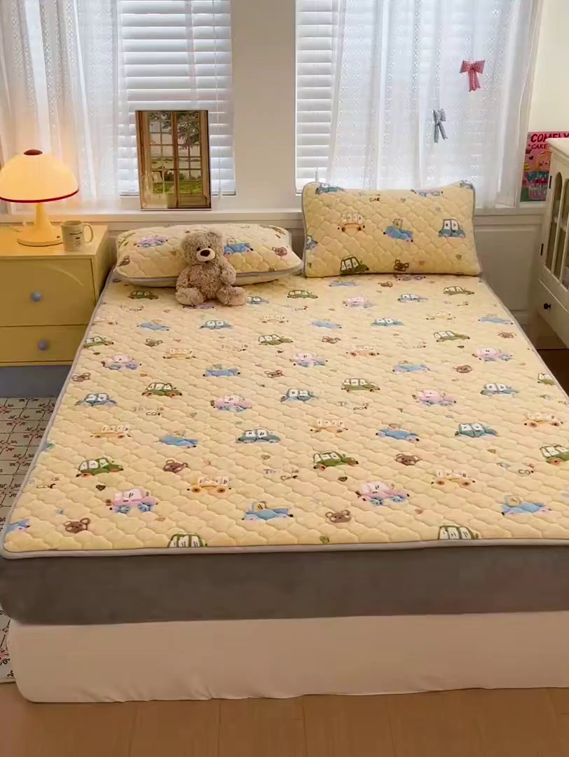 91家纺网 家纺一手货源 找家纺 富馨莱 2025新款牛奶绒夹棉床笠支持一件定做 汽车乐园-夹棉