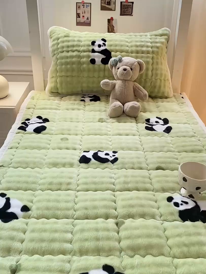 91家纺网 家纺一手货源 找家纺 优品惠 2025新款兔毛绒床垫学生床垫床褥子床护垫 呆萌熊猫