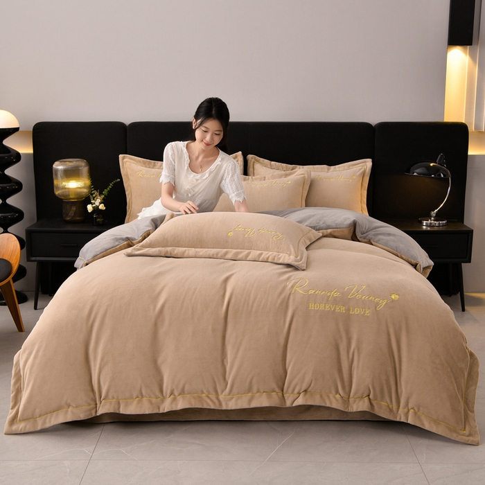 91家纺网 家纺一手货源 找家纺 氧家 2025新款高克重牛奶绒拼角刺绣床单床笠床盖款四件套-经典 经典-棕