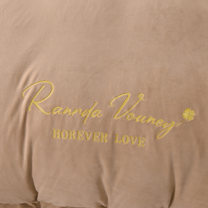 91家纺网 家纺一手货源 找家纺 氧家 2025新款高克重牛奶绒拼角刺绣床单床笠床盖款四件套-经典 经典-棕