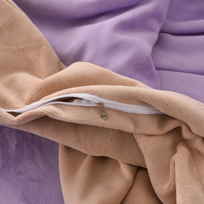 91家纺网 家纺一手货源 找家纺 氧家 2025新款高克重牛奶绒拼角刺绣床单床笠床盖款四件套-经典 经典-紫