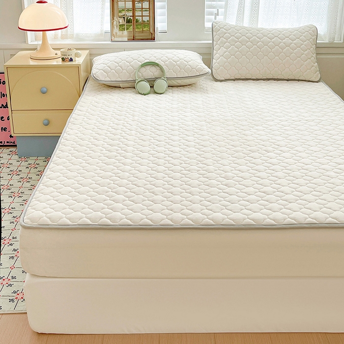 91家纺网 家纺一手货源 找家纺 富馨莱 2025新款牛奶绒夹棉床笠支持一件定做 轻奢白-夹棉