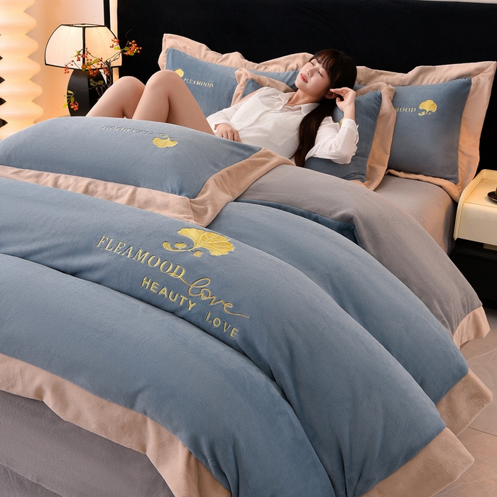 91家纺网 家纺一手货源 找家纺 （总）氧家 2025新款高克重牛奶绒拼角刺绣床单床笠床盖款四件套-初秋