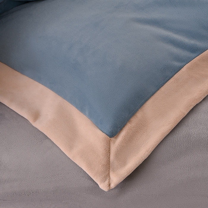 91家纺网 家纺一手货源 找家纺 （总）氧家 2025新款高克重牛奶绒拼角刺绣床单床笠床盖款四件套-初秋