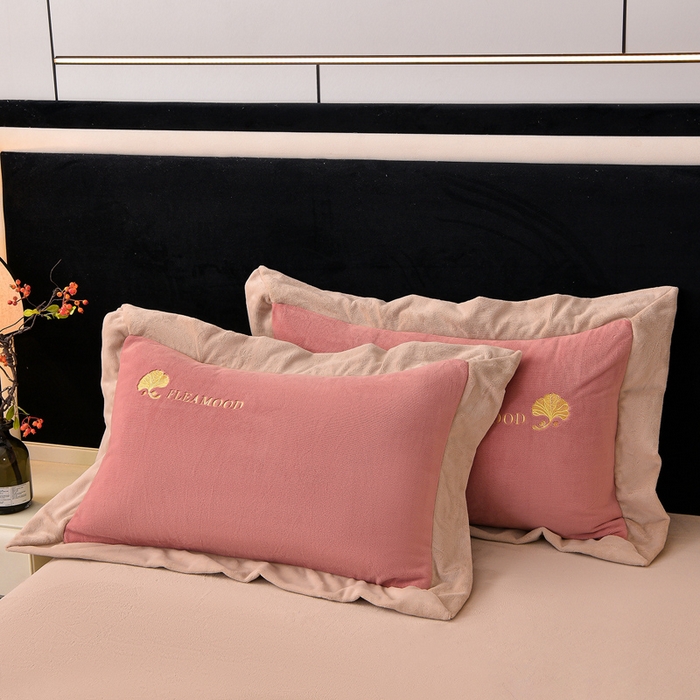 91家纺网 家纺一手货源 找家纺 氧家 2025新款高克重牛奶绒拼角刺绣床单床笠床盖款四件套-初秋 初秋-豆沙