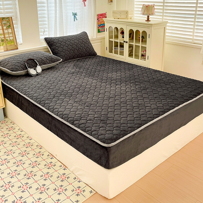 91家纺网 家纺一手货源 找家纺 富馨莱 2025新款牛奶绒夹棉床笠支持一件定做 轻奢灰-夹棉