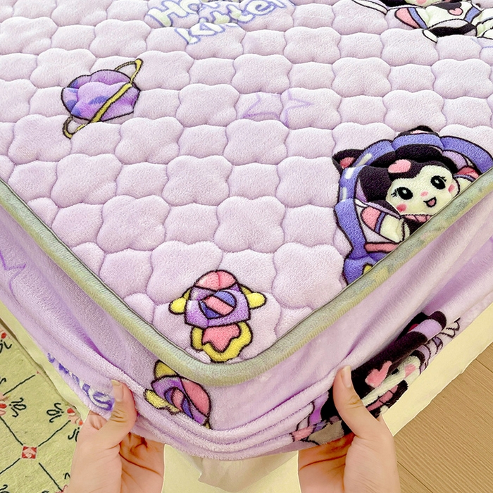 91家纺网 家纺一手货源 找家纺 富馨莱 2025新款牛奶绒夹棉床笠支持一件定做 甜美星际-夹棉