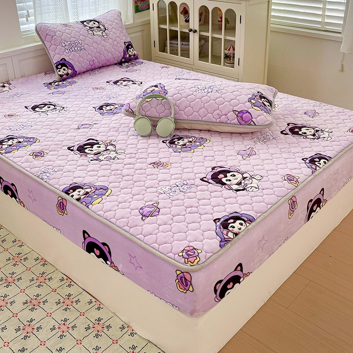 91家纺网 家纺一手货源 找家纺 富馨莱 2025新款牛奶绒夹棉床笠支持一件定做 甜美星际-夹棉