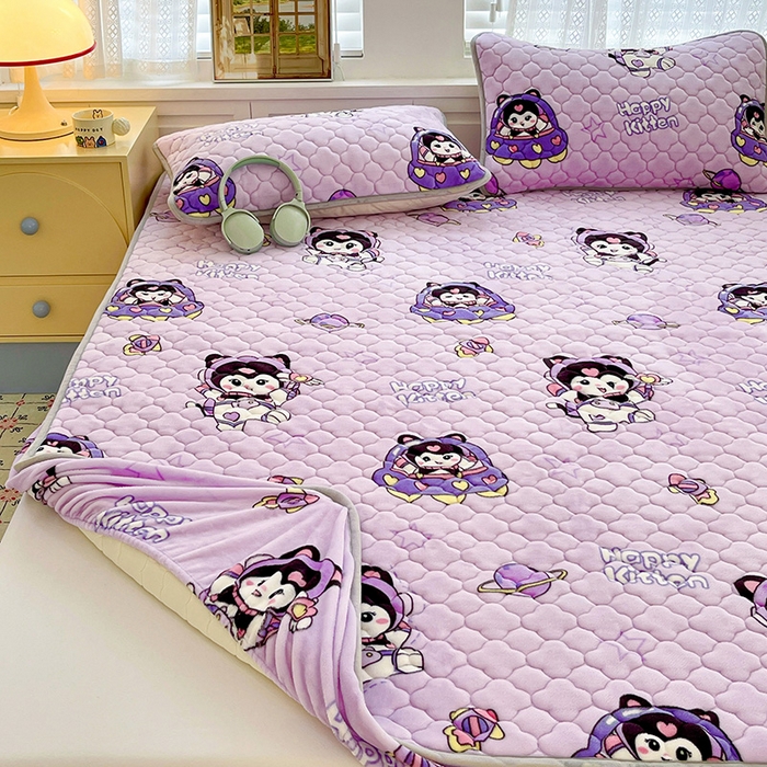 91家纺网 家纺一手货源 找家纺 富馨莱 2025新款牛奶绒夹棉床笠支持一件定做 甜美星际-夹棉