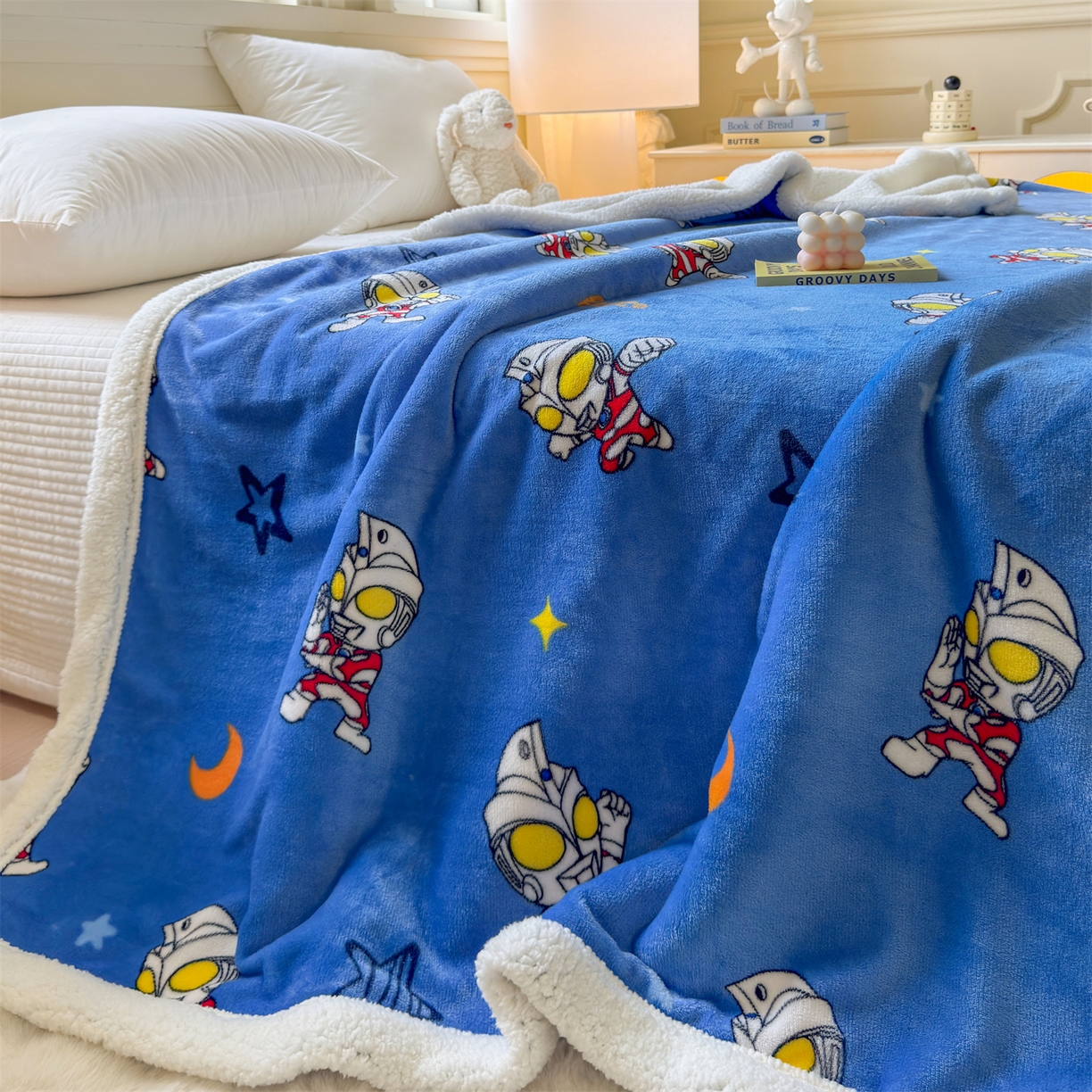 91家纺网 家纺一手货源 找家纺 （总）名兮家居 2025秋冬正版授权经典奥特曼高克重牛奶绒羊羔绒多功能盖毯【含防伪标】