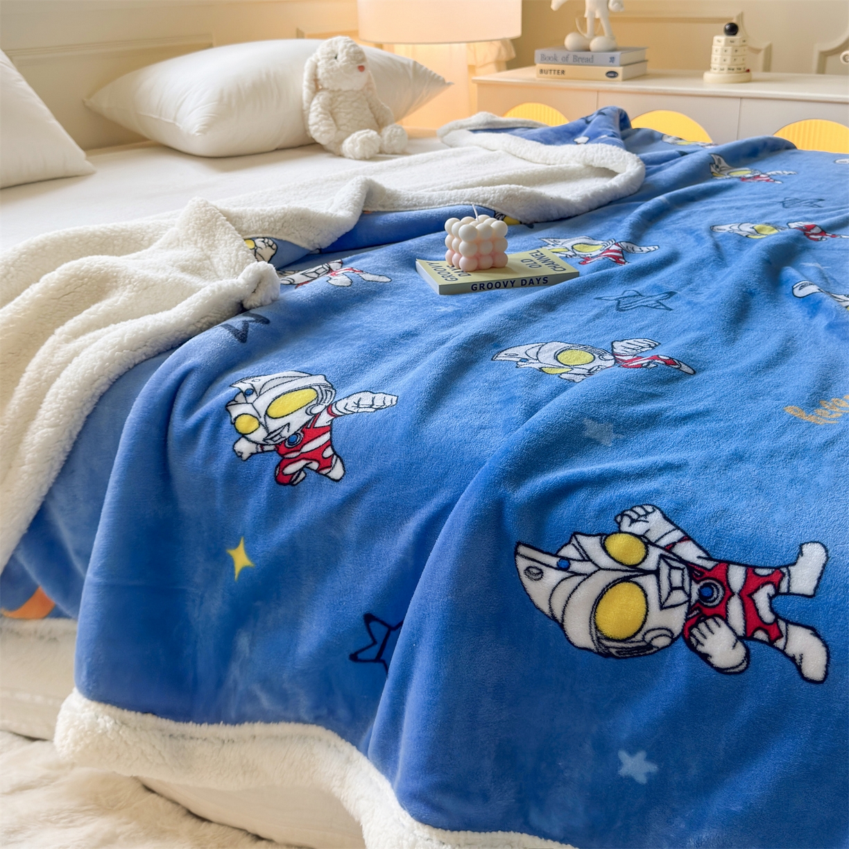 91家纺网 家纺一手货源 找家纺 （总）名兮家居 2025秋冬正版授权经典奥特曼高克重牛奶绒羊羔绒多功能盖毯【含防伪标】