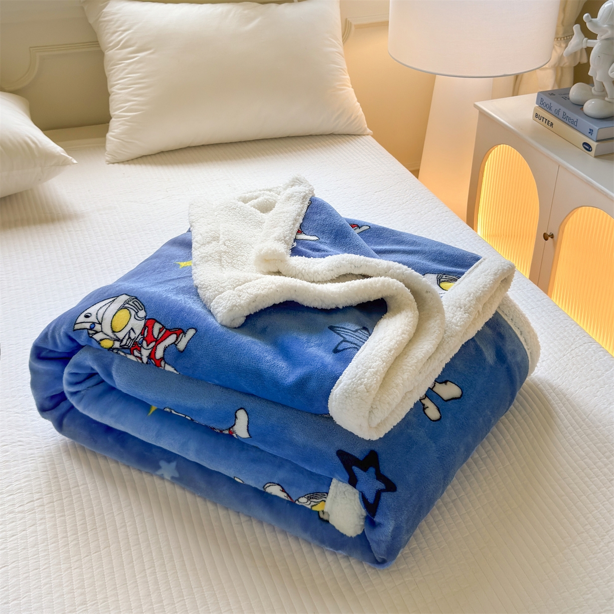 91家纺网 家纺一手货源 找家纺 名兮家居 2025秋冬正版授权经典奥特曼高克重牛奶绒羊羔绒多功能盖毯【含防伪标】 盖毯-艾斯