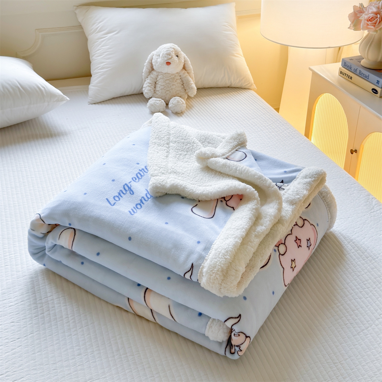 91家纺网 家纺一手货源 找家纺 名兮家居 2025秋冬正版授权经典奥特曼高克重牛奶绒羊羔绒多功能盖毯【含防伪标】 盖毯-甜品大耳狗