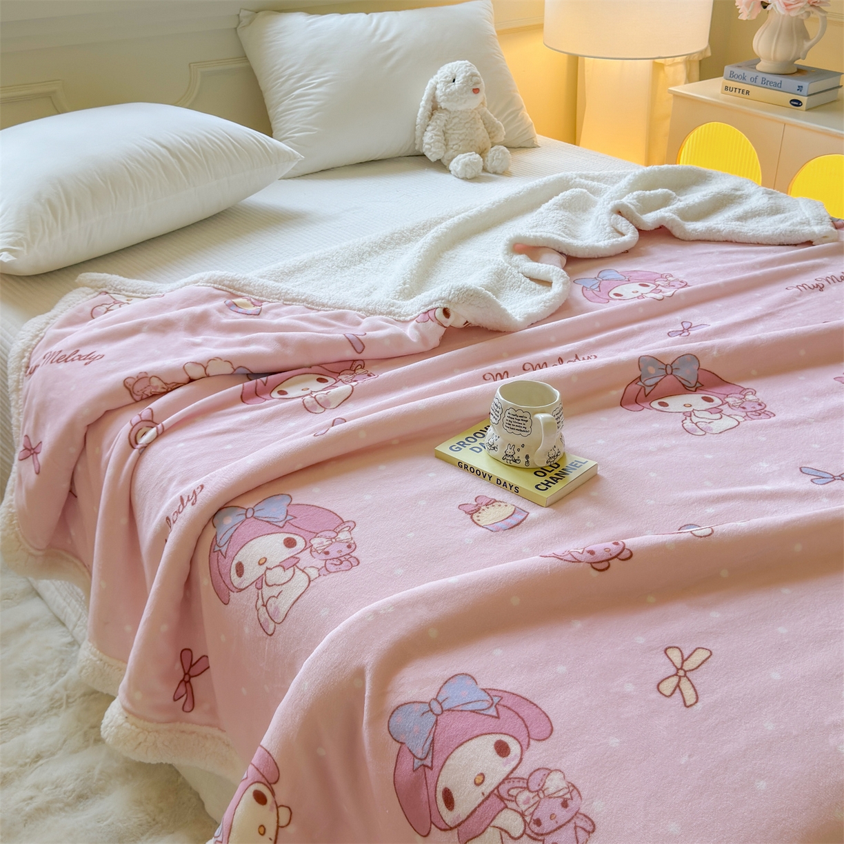 91家纺网 家纺一手货源 找家纺 名兮家居 2025秋冬正版授权经典奥特曼高克重牛奶绒羊羔绒多功能盖毯【含防伪标】 盖毯-点点美乐蒂