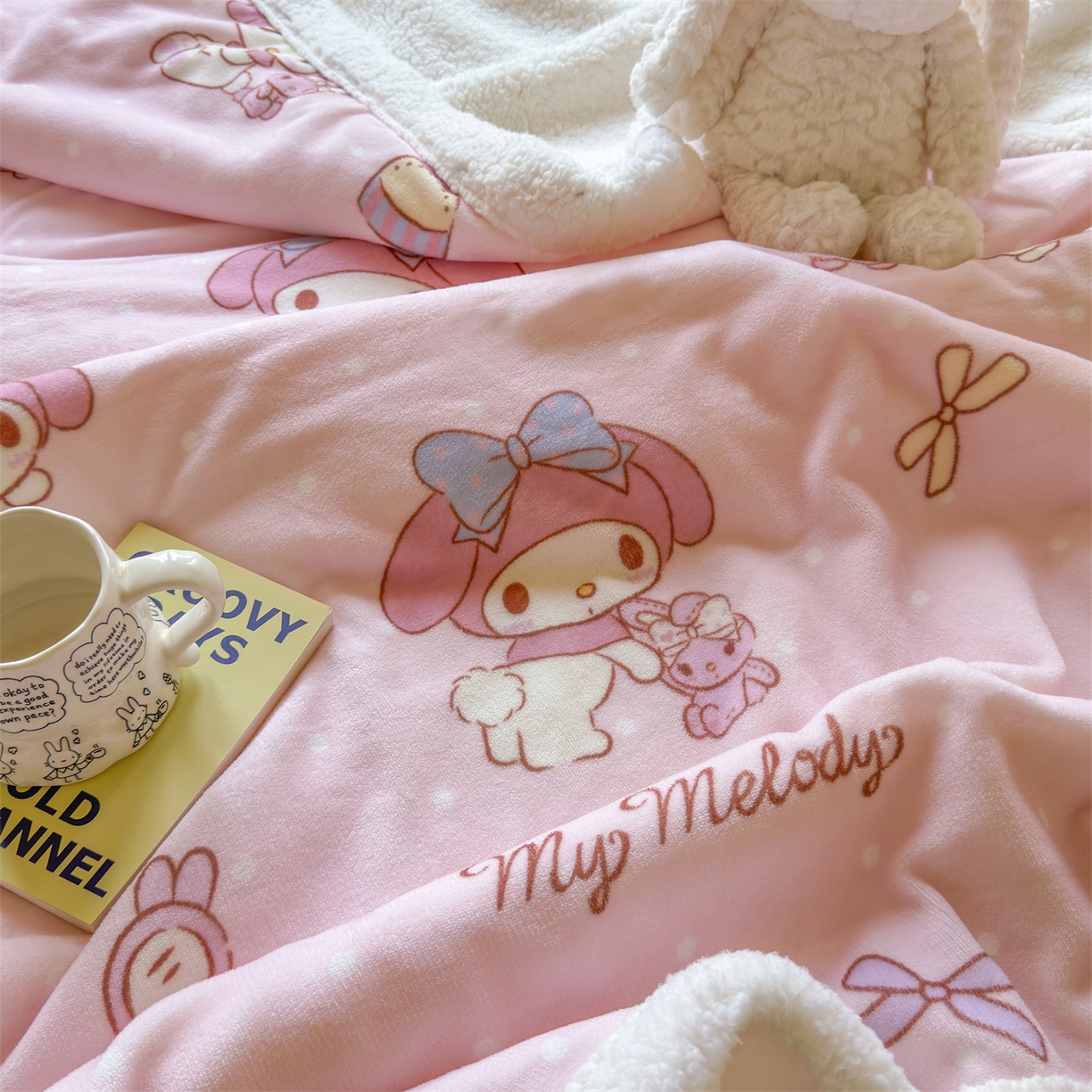 91家纺网 家纺一手货源 找家纺 名兮家居 2025秋冬正版授权经典奥特曼高克重牛奶绒羊羔绒多功能盖毯【含防伪标】 盖毯-点点美乐蒂