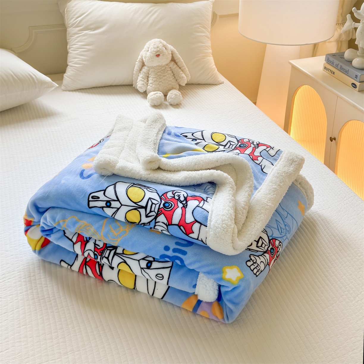 91家纺网 家纺一手货源 找家纺 名兮家居 2025秋冬正版授权经典奥特曼高克重牛奶绒羊羔绒多功能盖毯【含防伪标】 盖毯-闪电艾斯