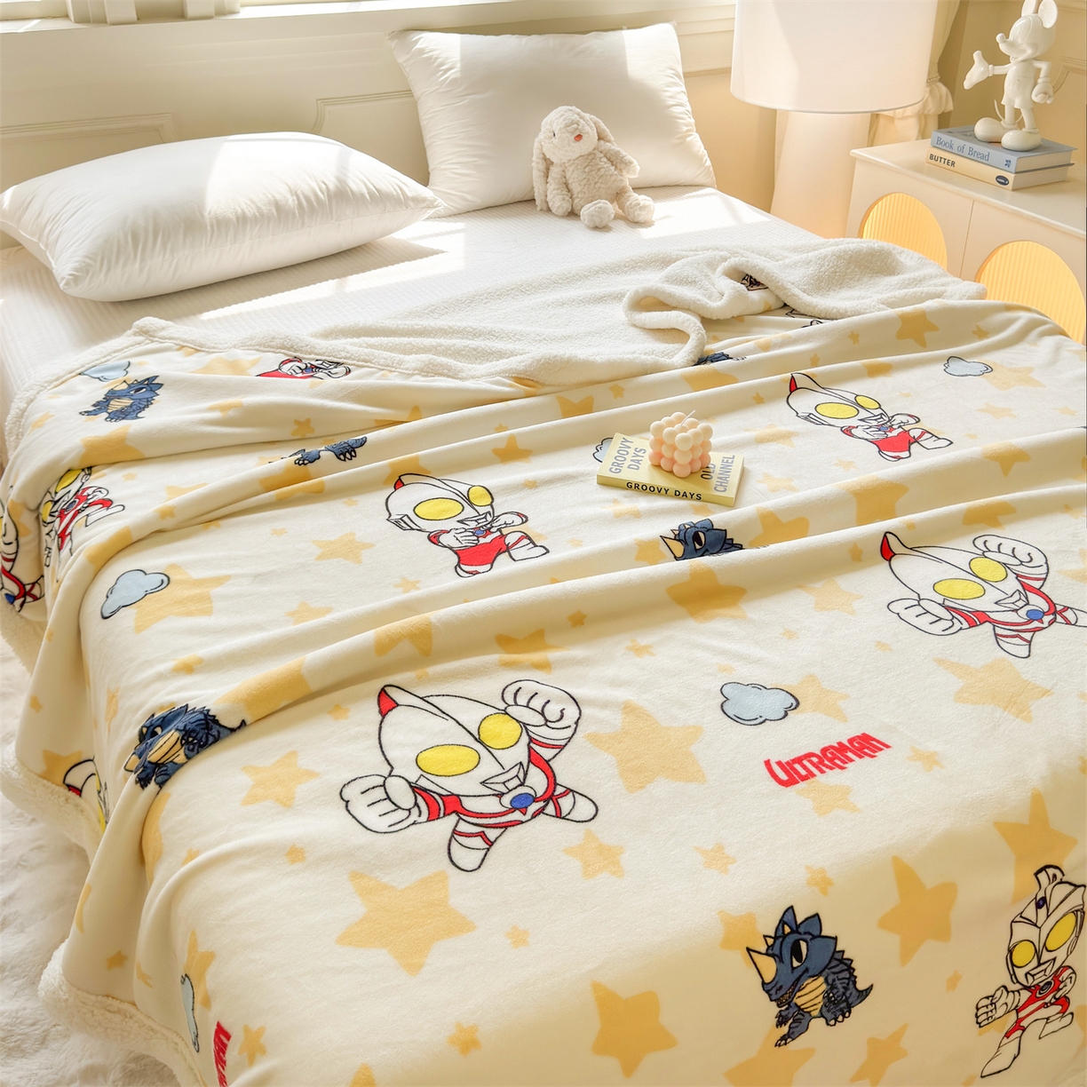 91家纺网 家纺一手货源 找家纺 名兮家居 2025秋冬正版授权经典奥特曼高克重牛奶绒羊羔绒多功能盖毯【含防伪标】 盖毯-星空战士