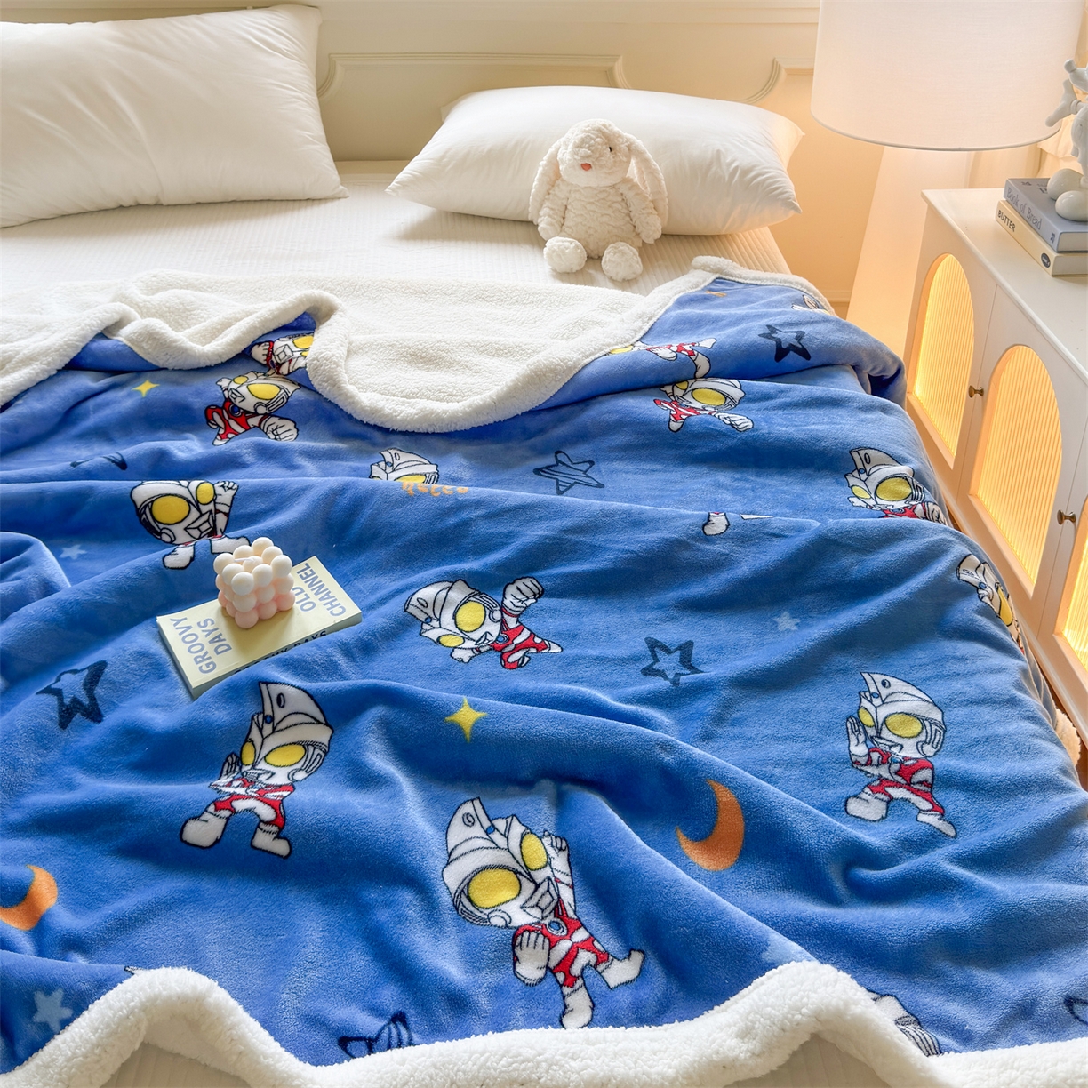 91家纺网 家纺一手货源 找家纺 名兮家居 2025秋冬正版授权经典奥特曼高克重牛奶绒羊羔绒多功能盖毯【含防伪标】 盖毯-艾斯