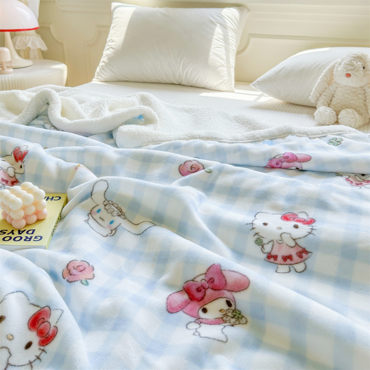 91家纺网 家纺一手货源 找家纺 名兮家居 2025秋冬正版授权经典奥特曼高克重牛奶绒羊羔绒多功能盖毯【含防伪标】 盖毯-蓝格萌宠