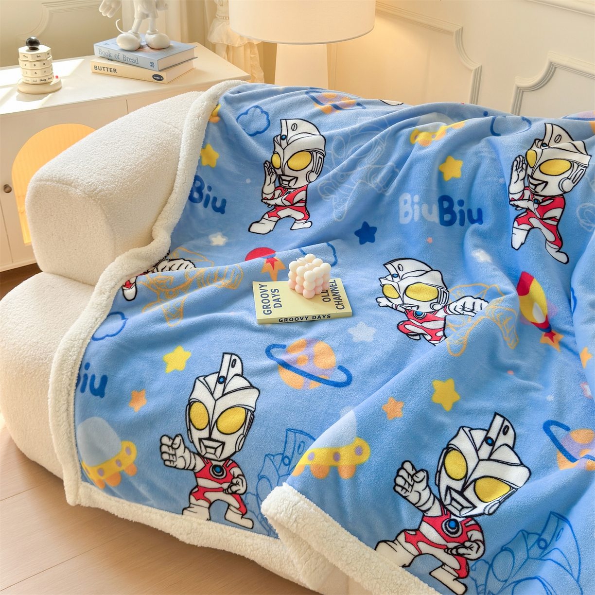 91家纺网 家纺一手货源 找家纺 名兮家居 2025秋冬正版授权经典奥特曼高克重牛奶绒羊羔绒多功能盖毯【含防伪标】 盖毯-闪电艾斯