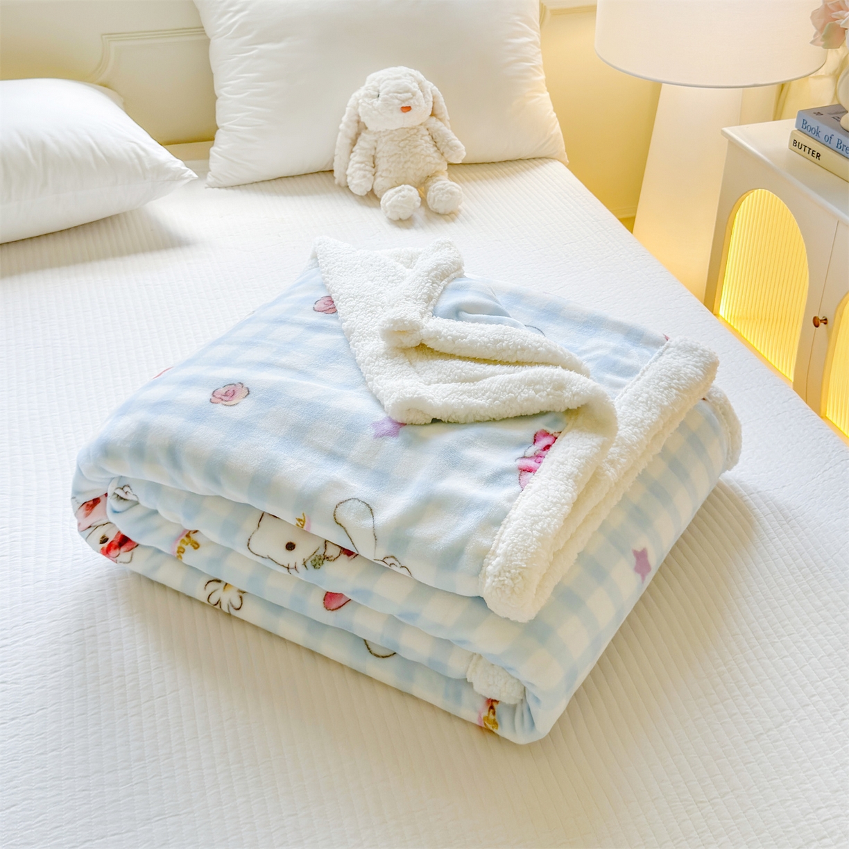 91家纺网 家纺一手货源 找家纺 名兮家居 2025秋冬正版授权经典奥特曼高克重牛奶绒羊羔绒多功能盖毯【含防伪标】 盖毯-蓝格萌宠