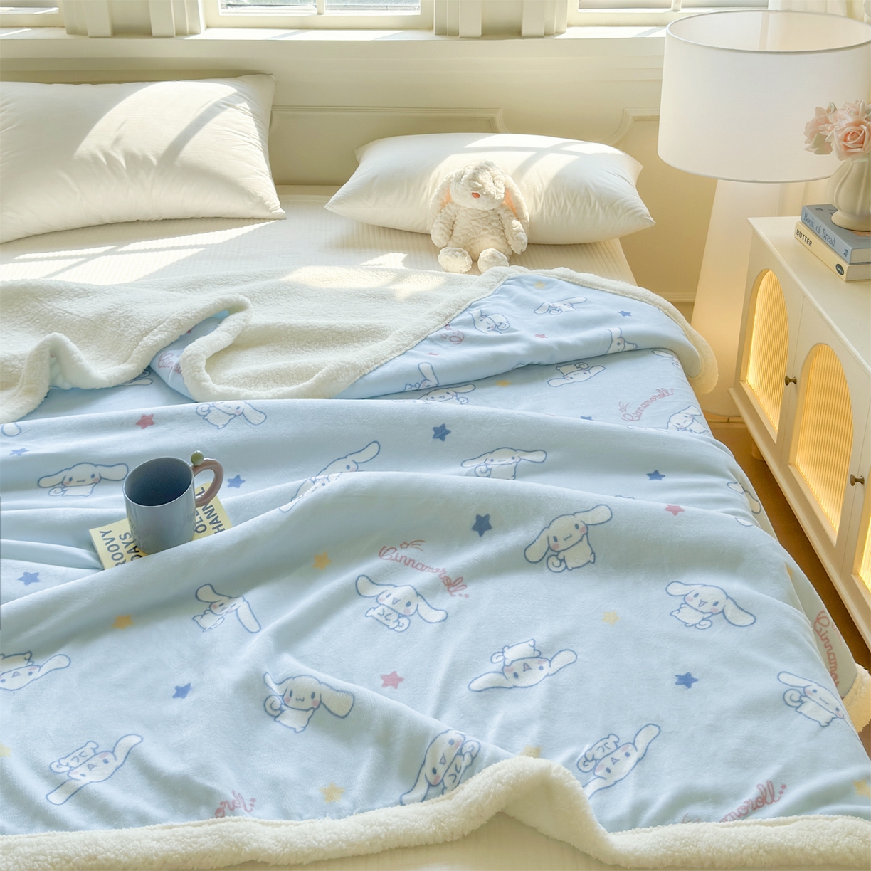 91家纺网 家纺一手货源 找家纺 名兮家居 2025秋冬正版授权经典奥特曼高克重牛奶绒羊羔绒多功能盖毯【含防伪标】 盖毯-星星大耳狗