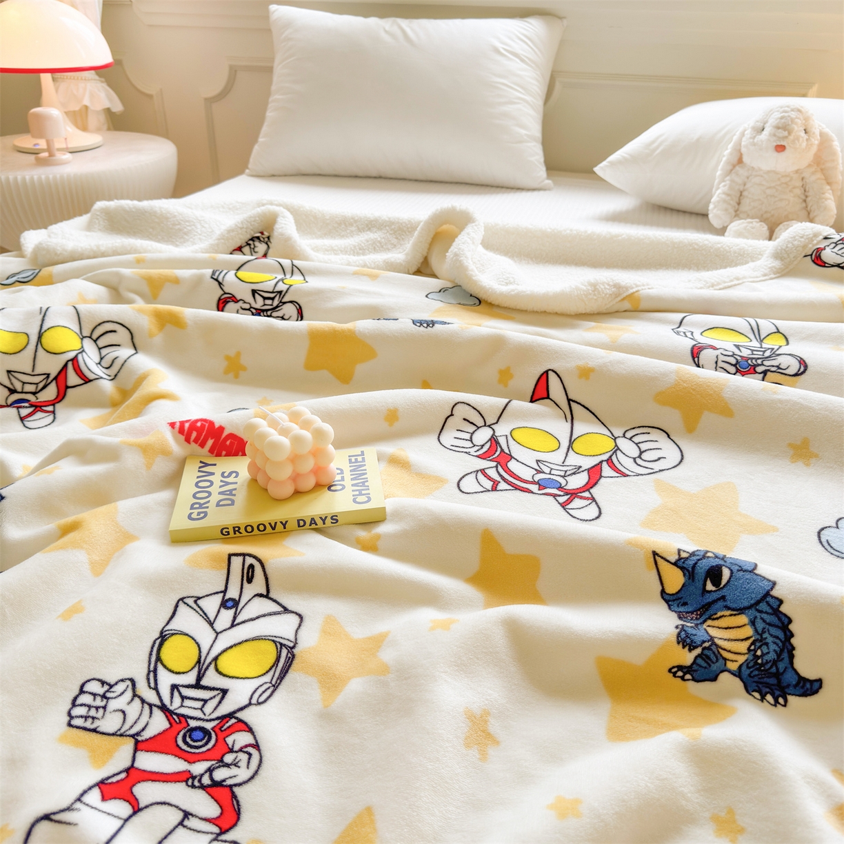 91家纺网 家纺一手货源 找家纺 名兮家居 2025秋冬正版授权经典奥特曼高克重牛奶绒羊羔绒多功能盖毯【含防伪标】 盖毯-星空战士