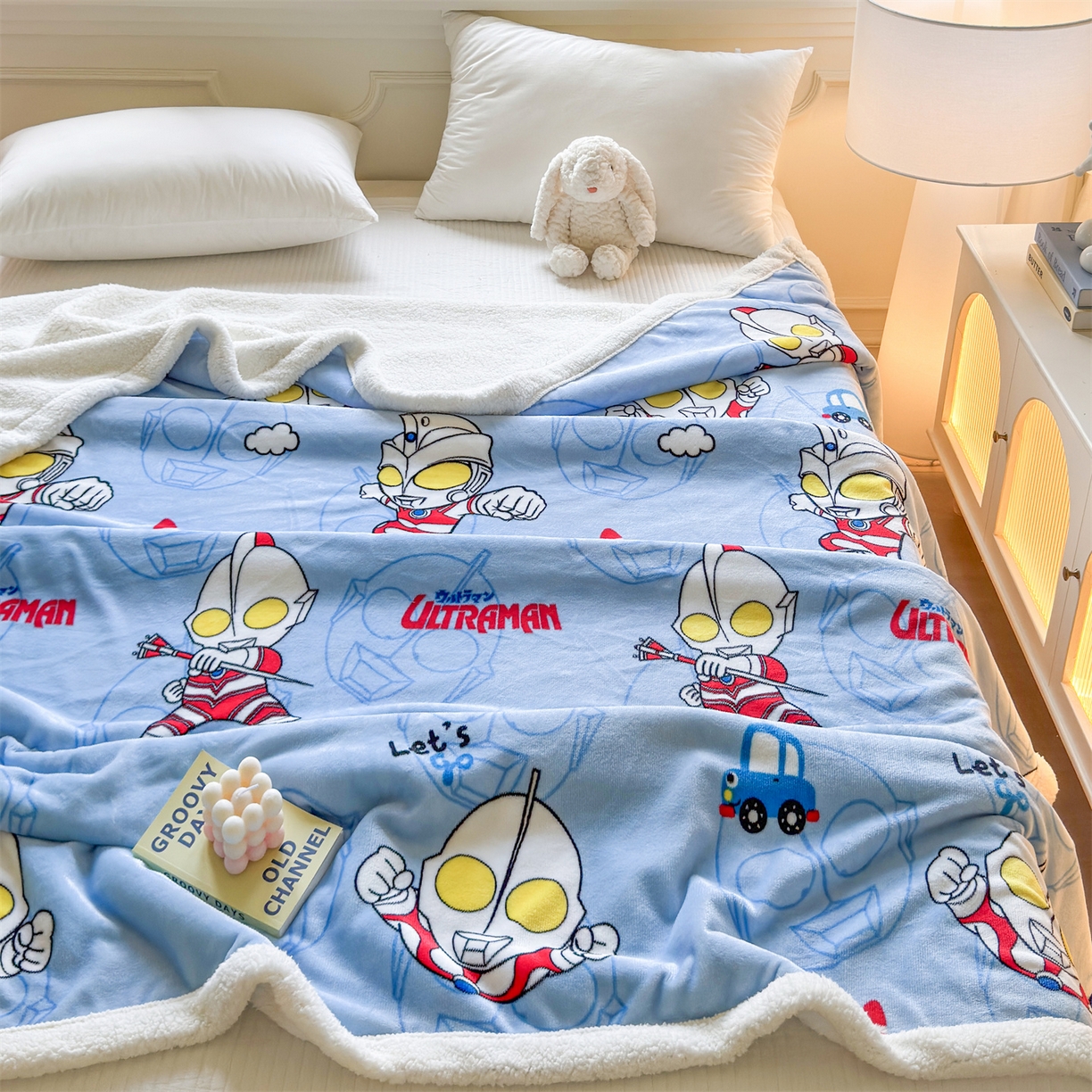 91家纺网 家纺一手货源 找家纺 名兮家居 2025秋冬正版授权经典奥特曼高克重牛奶绒羊羔绒多功能盖毯【含防伪标】 盖毯-云朵奥特曼