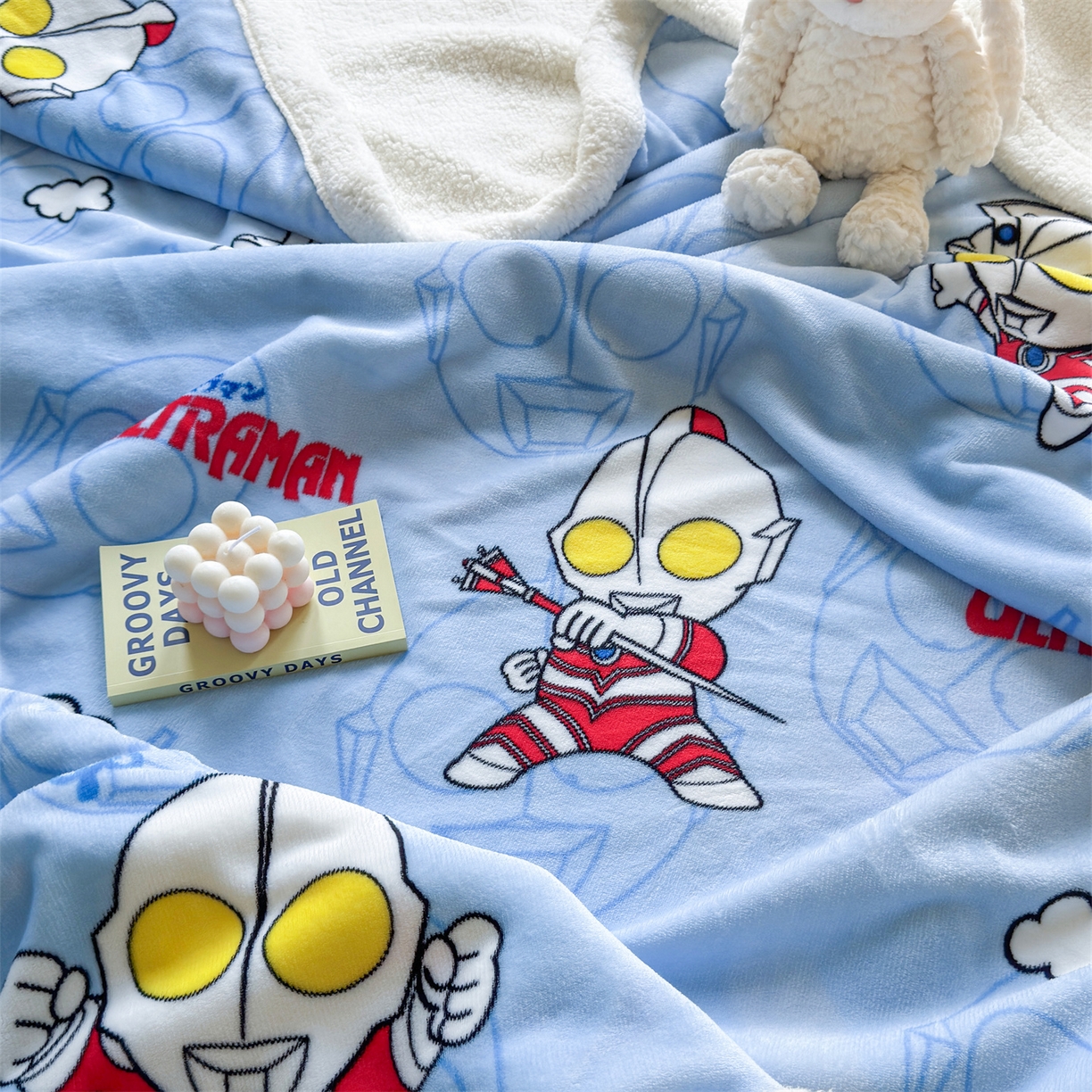 91家纺网 家纺一手货源 找家纺 名兮家居 2025秋冬正版授权经典奥特曼高克重牛奶绒羊羔绒多功能盖毯【含防伪标】 盖毯-云朵奥特曼